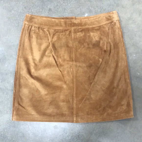 Size 10.  100% Leather.  Skirt. - Picture 2 of 6